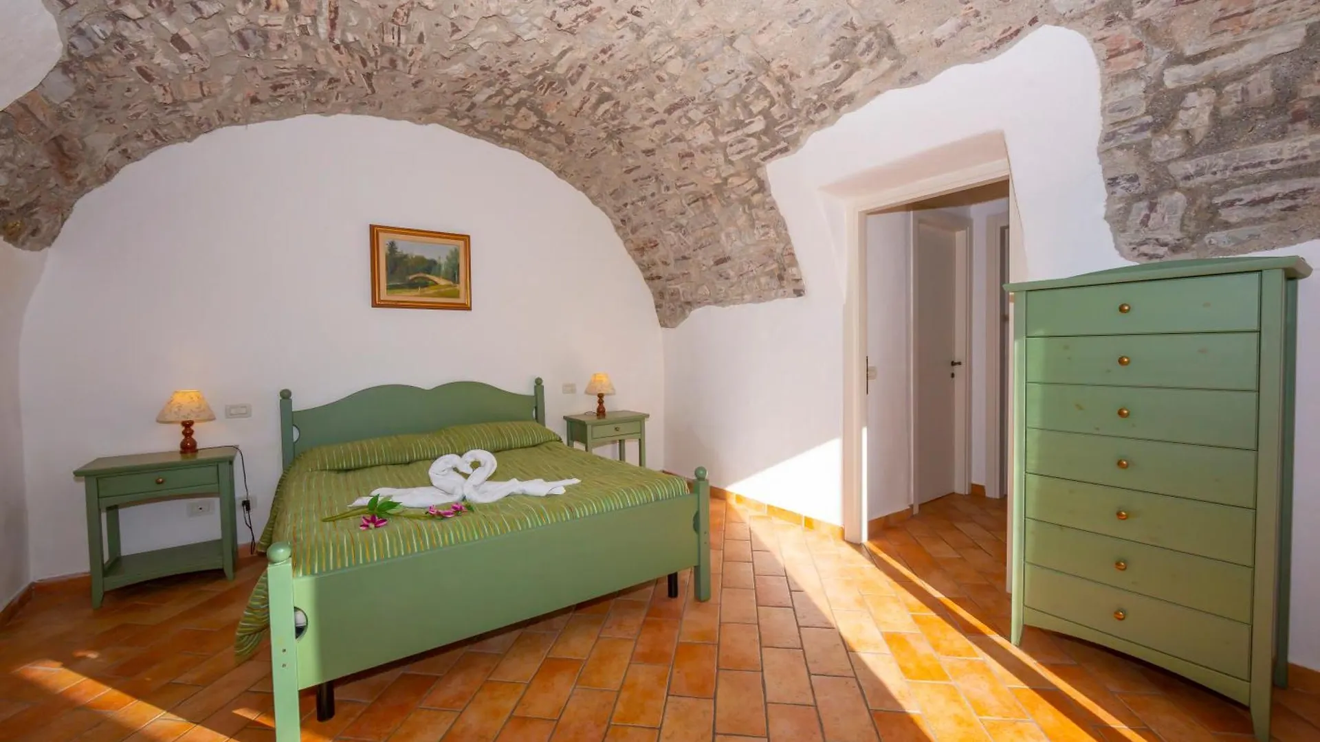 Apartment Liano Iris - Terrace & Parking Place - Happy Rentals Italy